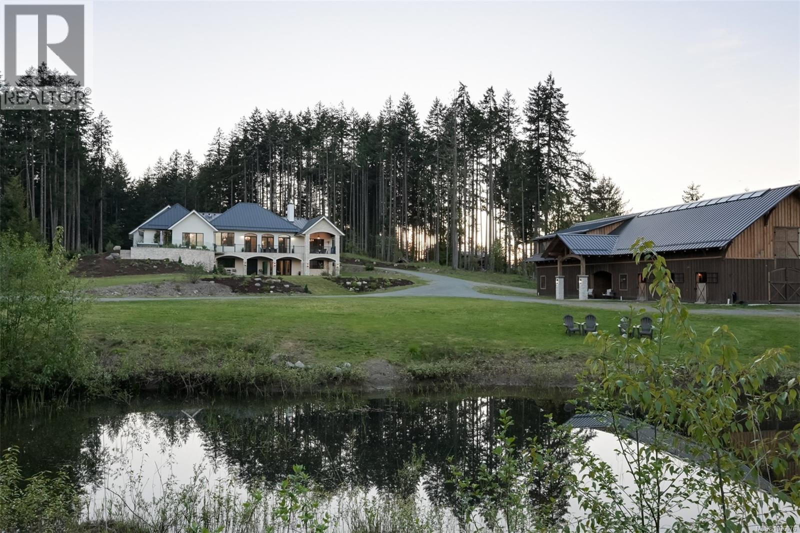4939 Waters Rd - 4