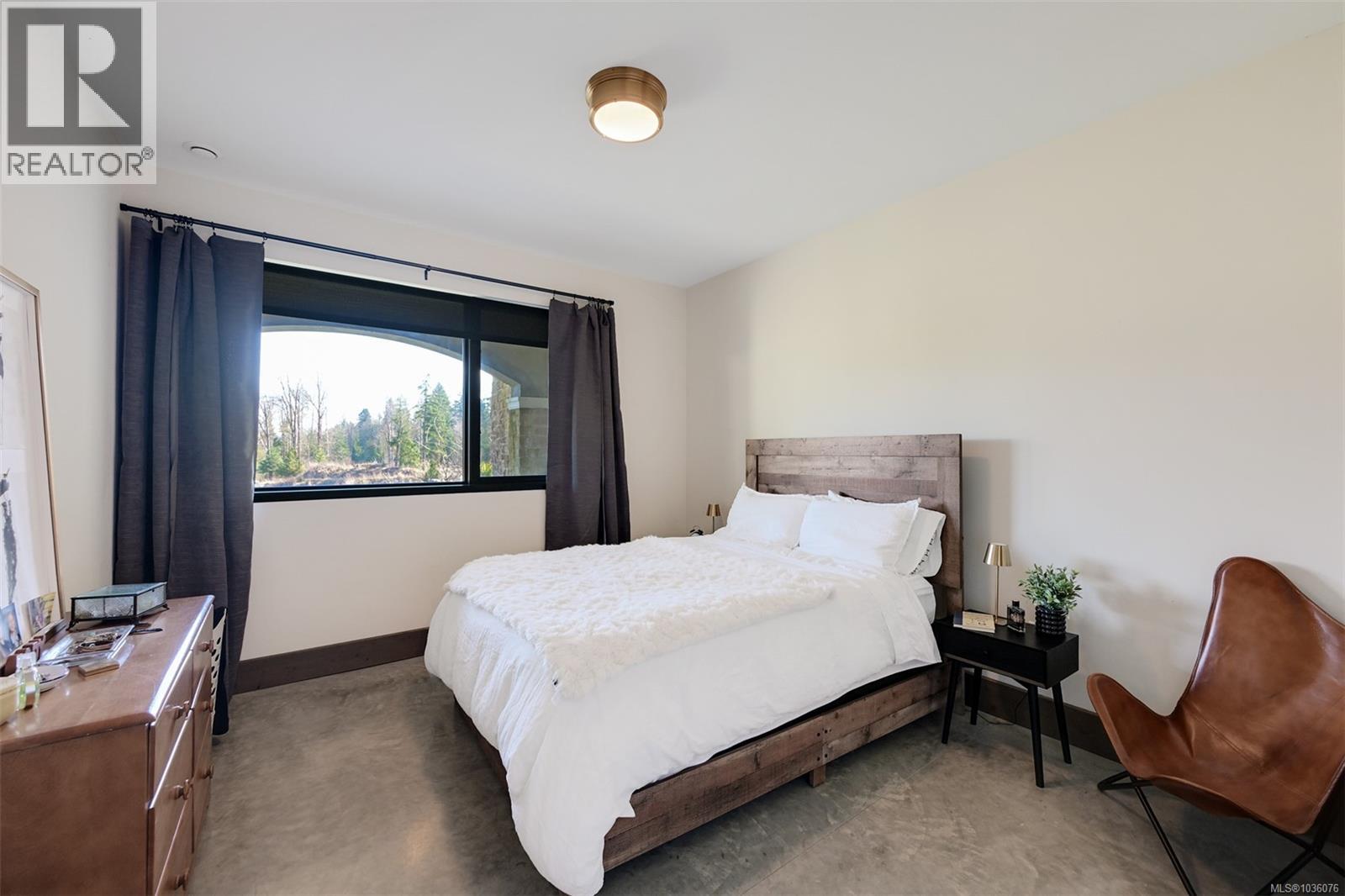 4939 Waters Rd - 47