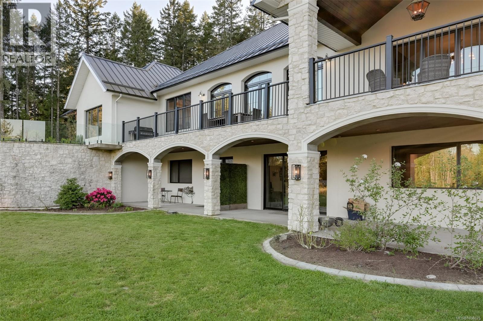 4939 Waters Rd - 51