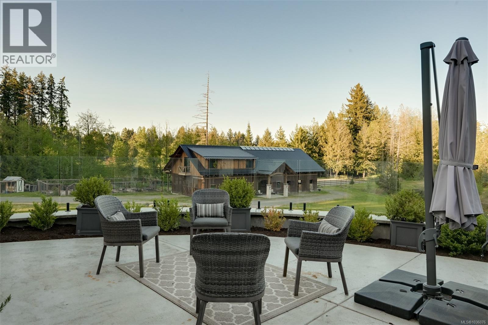 4939 Waters Rd - 52