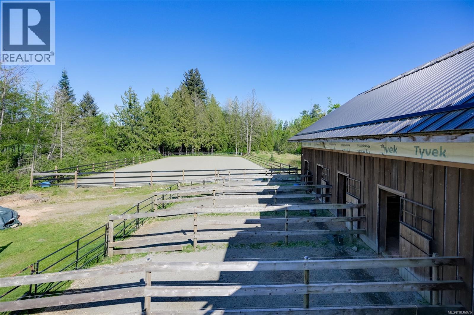 4939 Waters Rd - 67