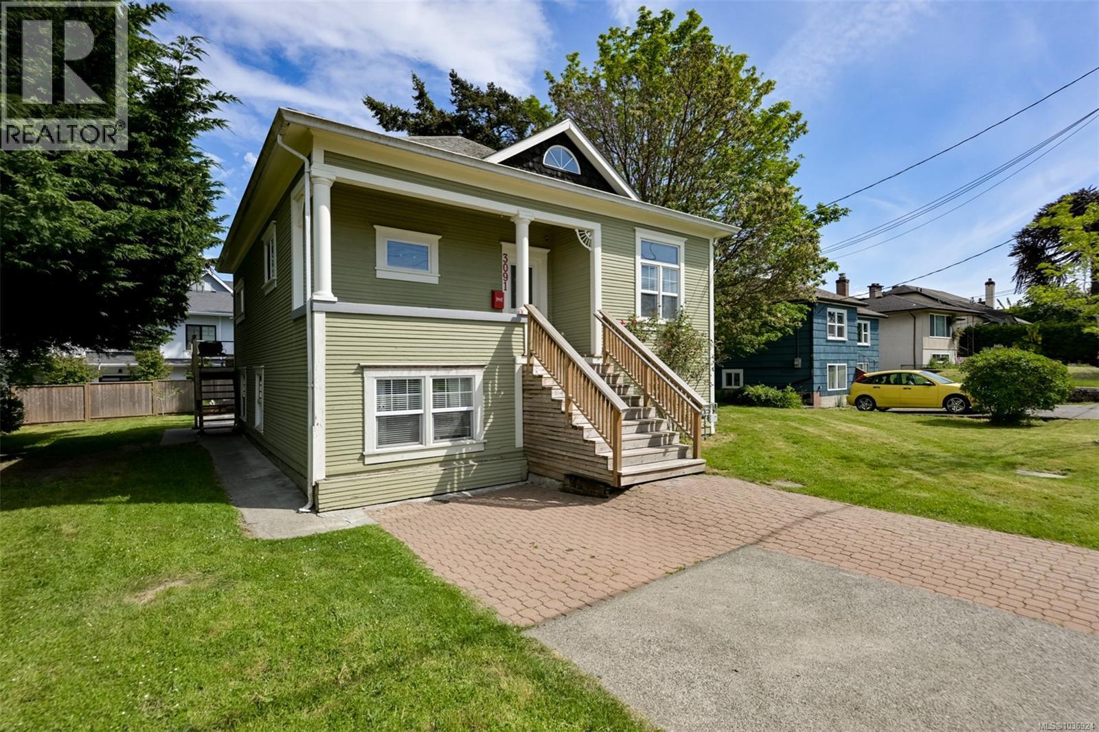 3091 Carroll St - 3