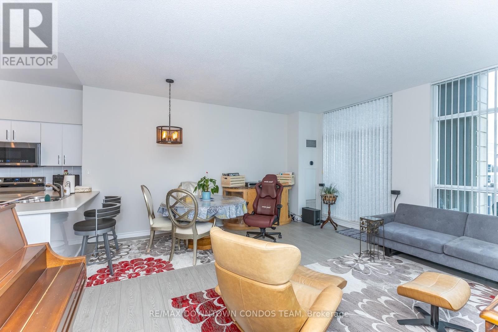 #404 410 QUEENS QUAY W - 17
