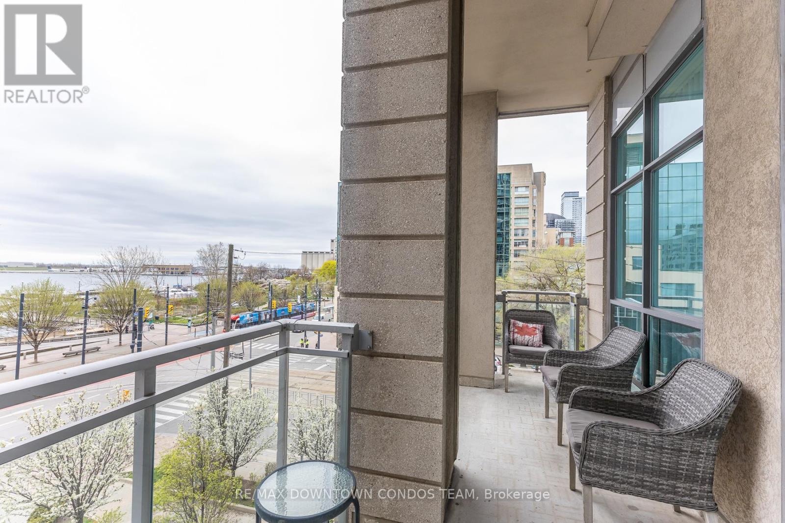 #404 410 QUEENS QUAY W - 33
