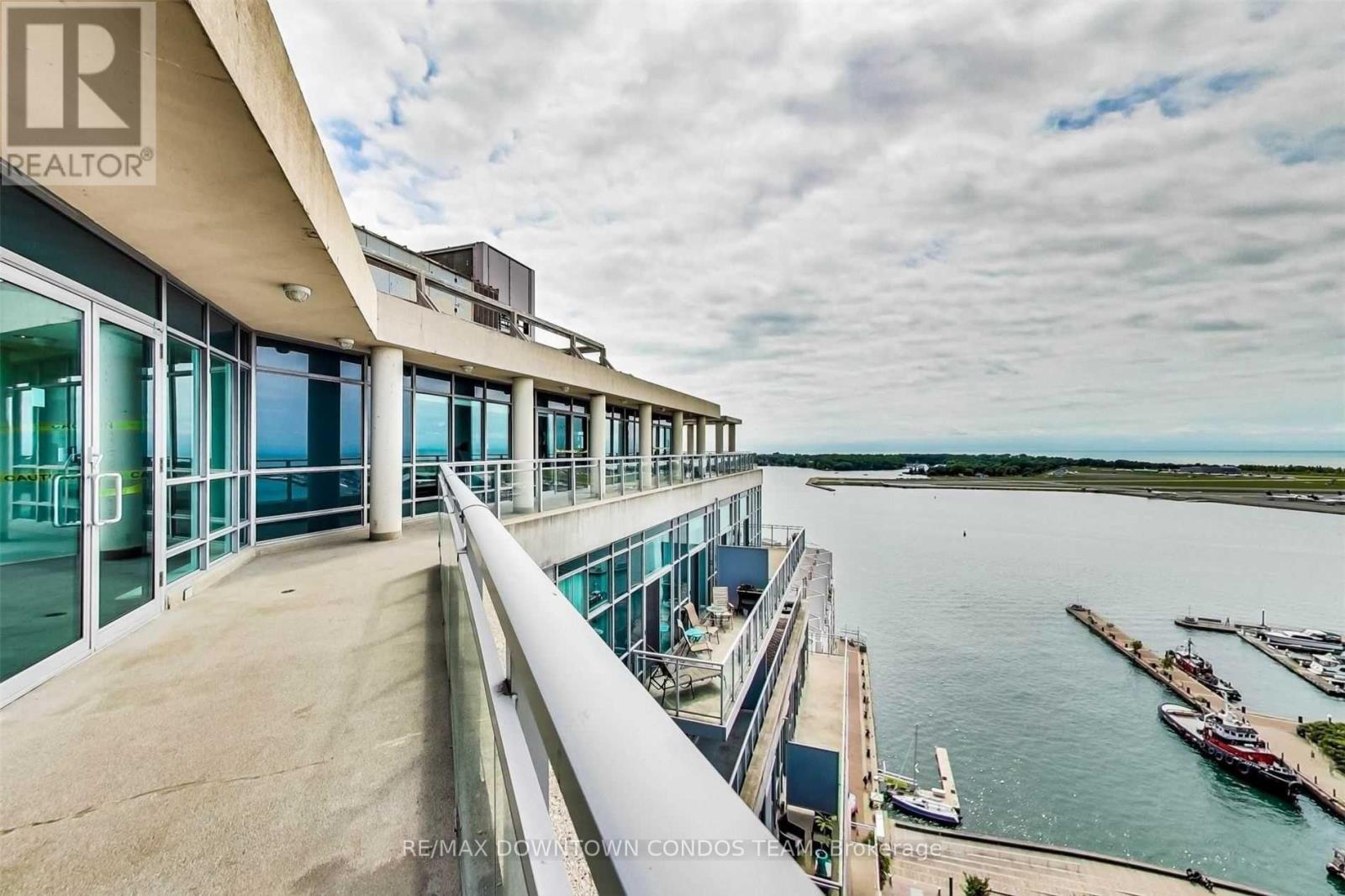 #404 410 QUEENS QUAY W - 47