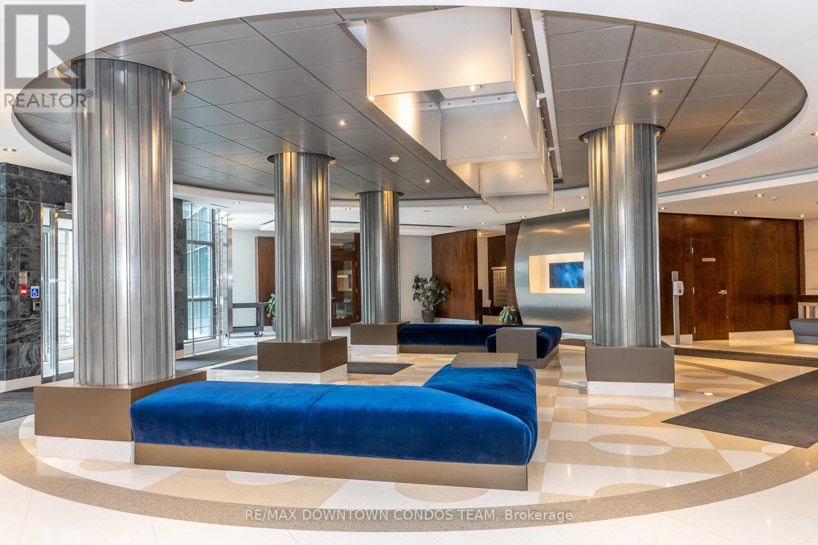 #404 410 QUEENS QUAY W - 6
