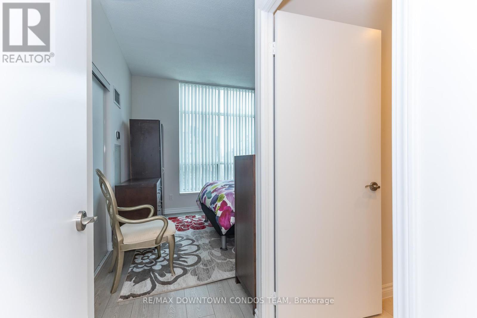#404 410 QUEENS QUAY W - 26