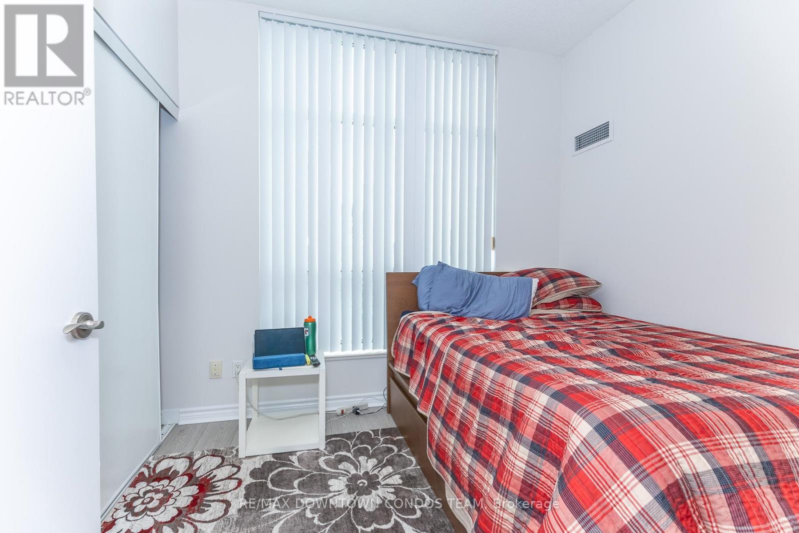 #404 410 QUEENS QUAY W - 24