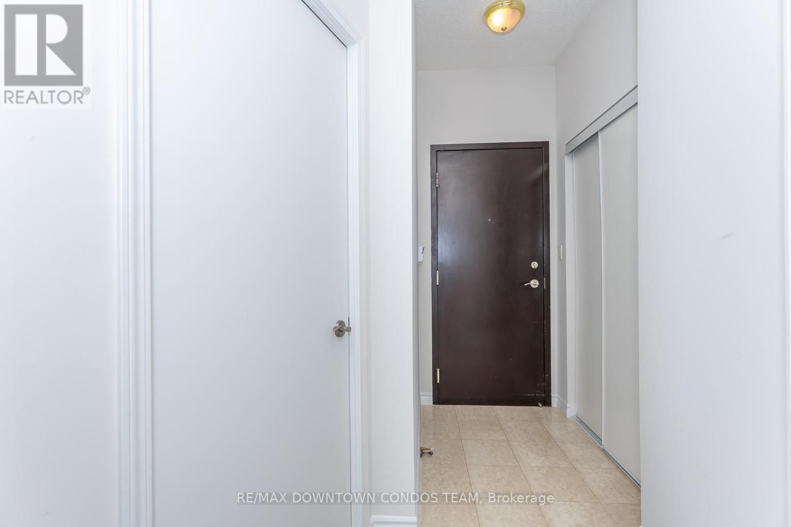 #404 410 QUEENS QUAY W - 9