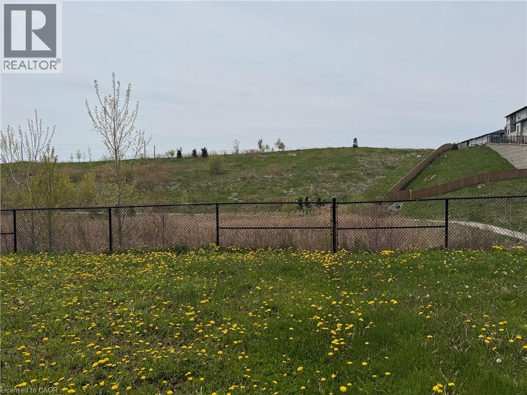 63 RIDGE Road Unit# UPPER, Cambridge, Ontario, N3E0C6 — Photo 2