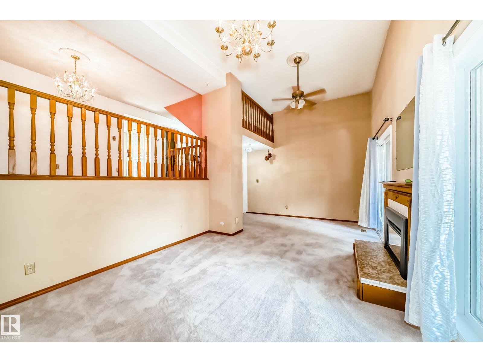 12018 157 AV NW, Edmonton