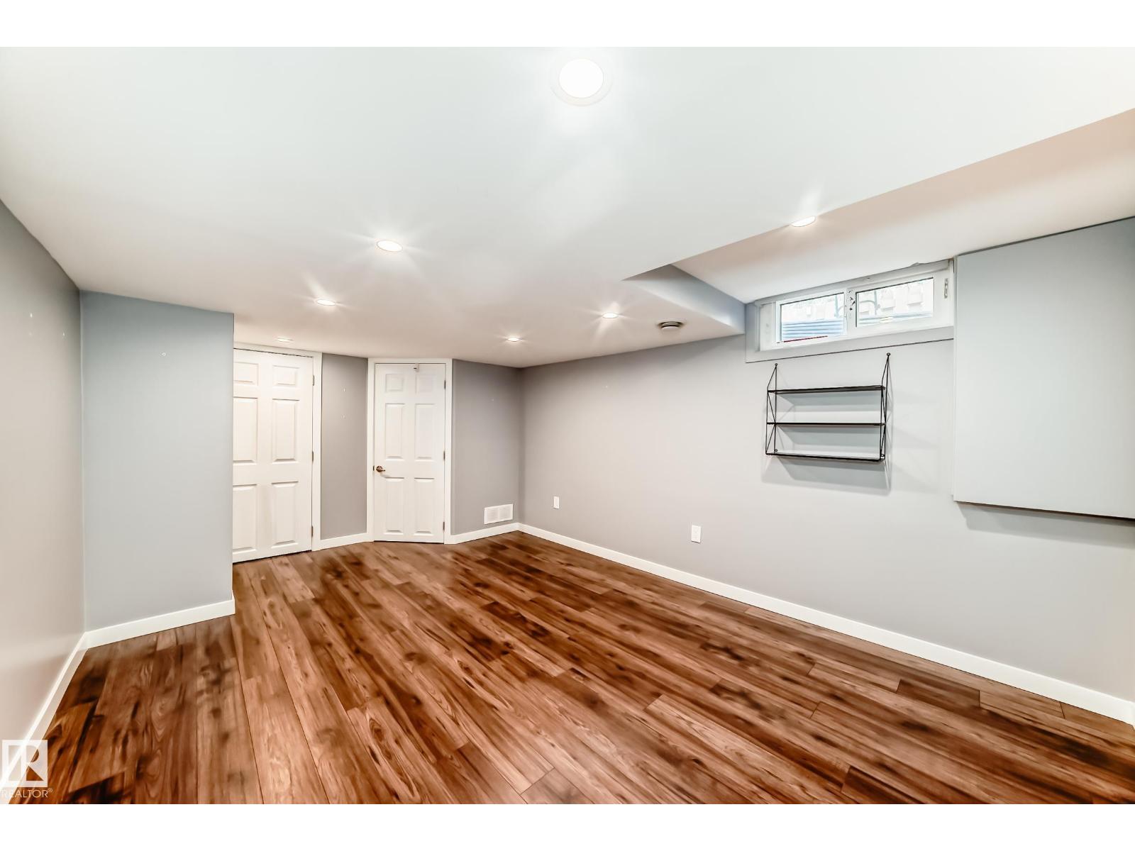 12018 157 AV NW, Edmonton