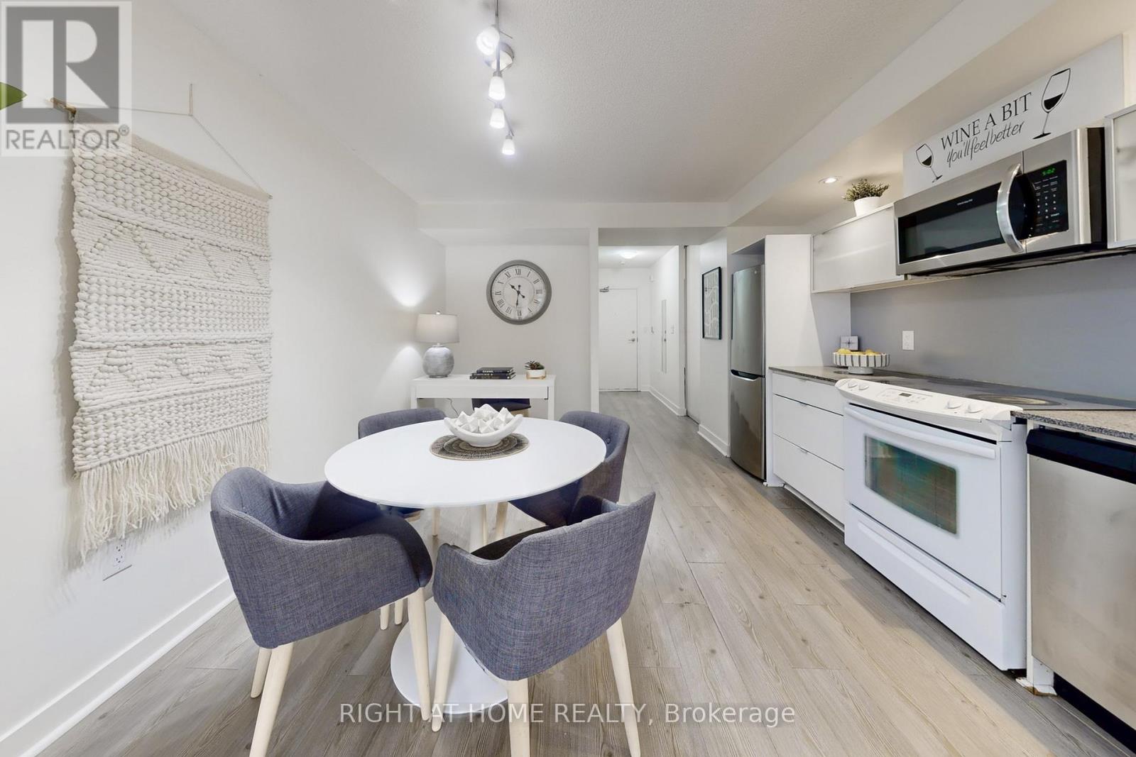 #727 4K SPADINA AVENUE - 11