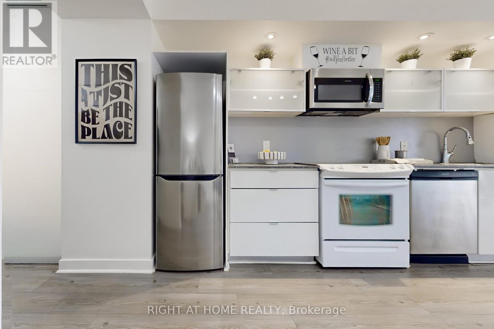 #727 4K SPADINA AVENUE - 13