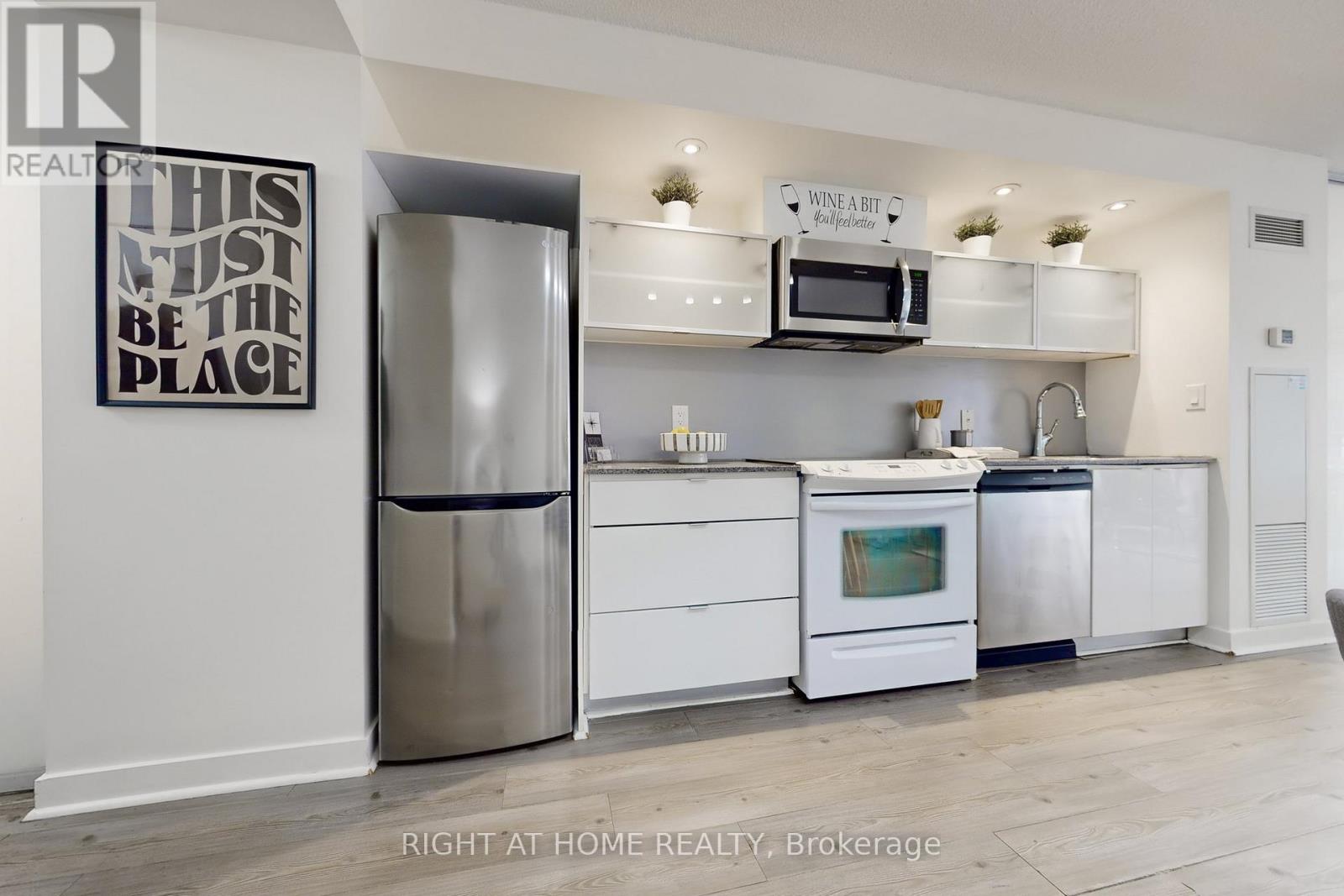 #727 4K SPADINA AVENUE - 14