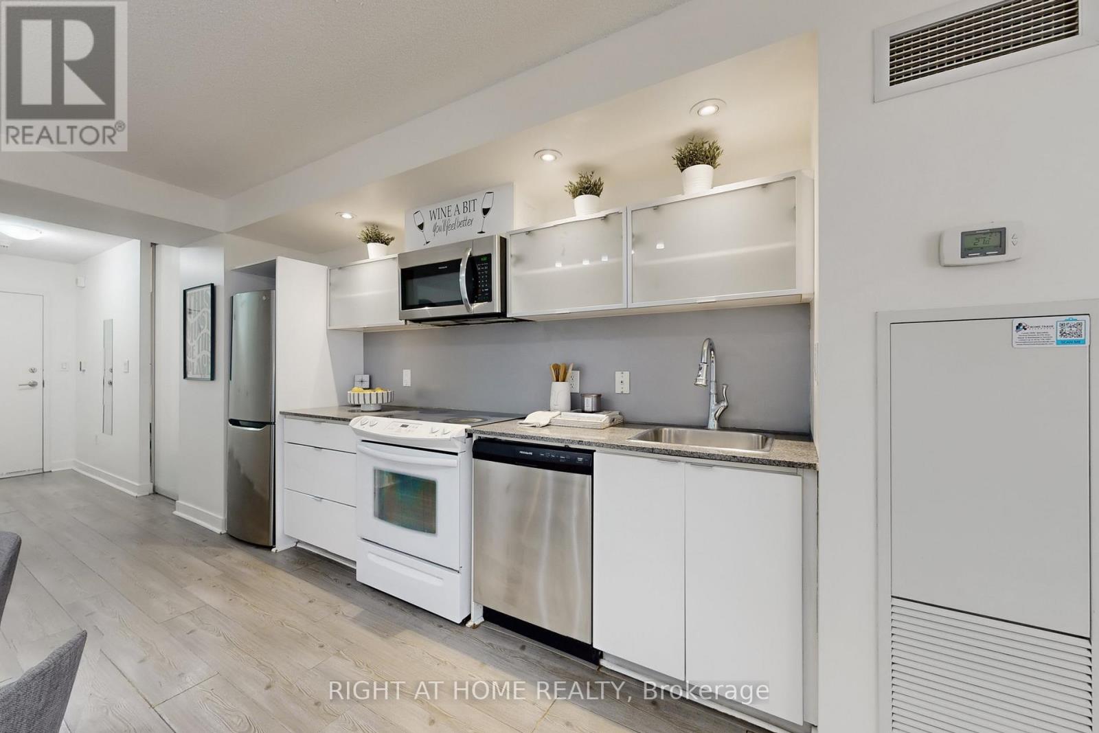 #727 4K SPADINA AVENUE - 15