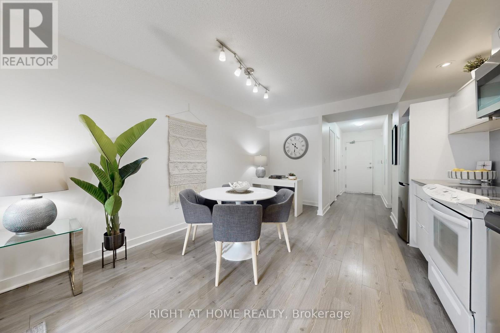#727 4K SPADINA AVENUE - 16
