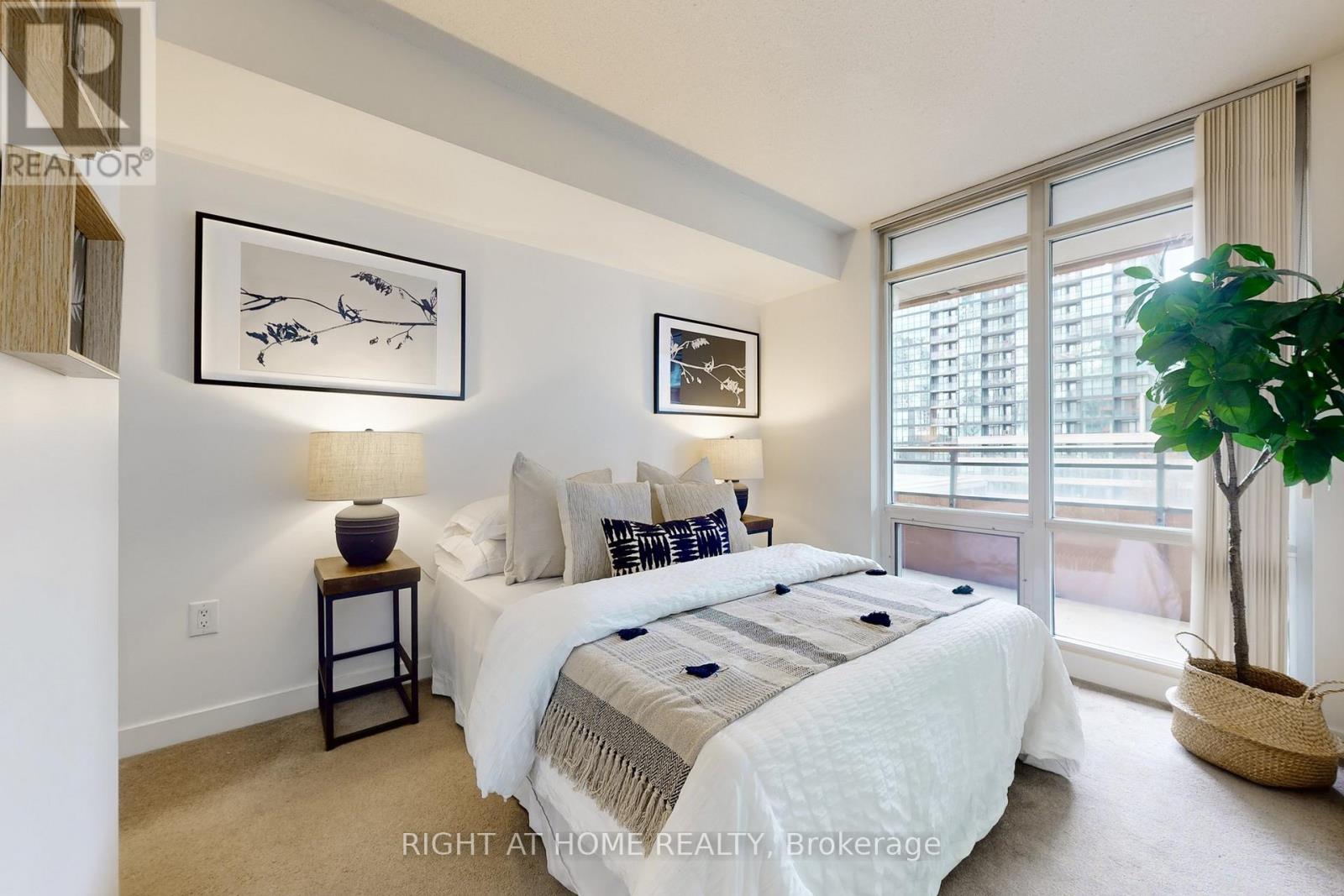 #727 4K SPADINA AVENUE - 18