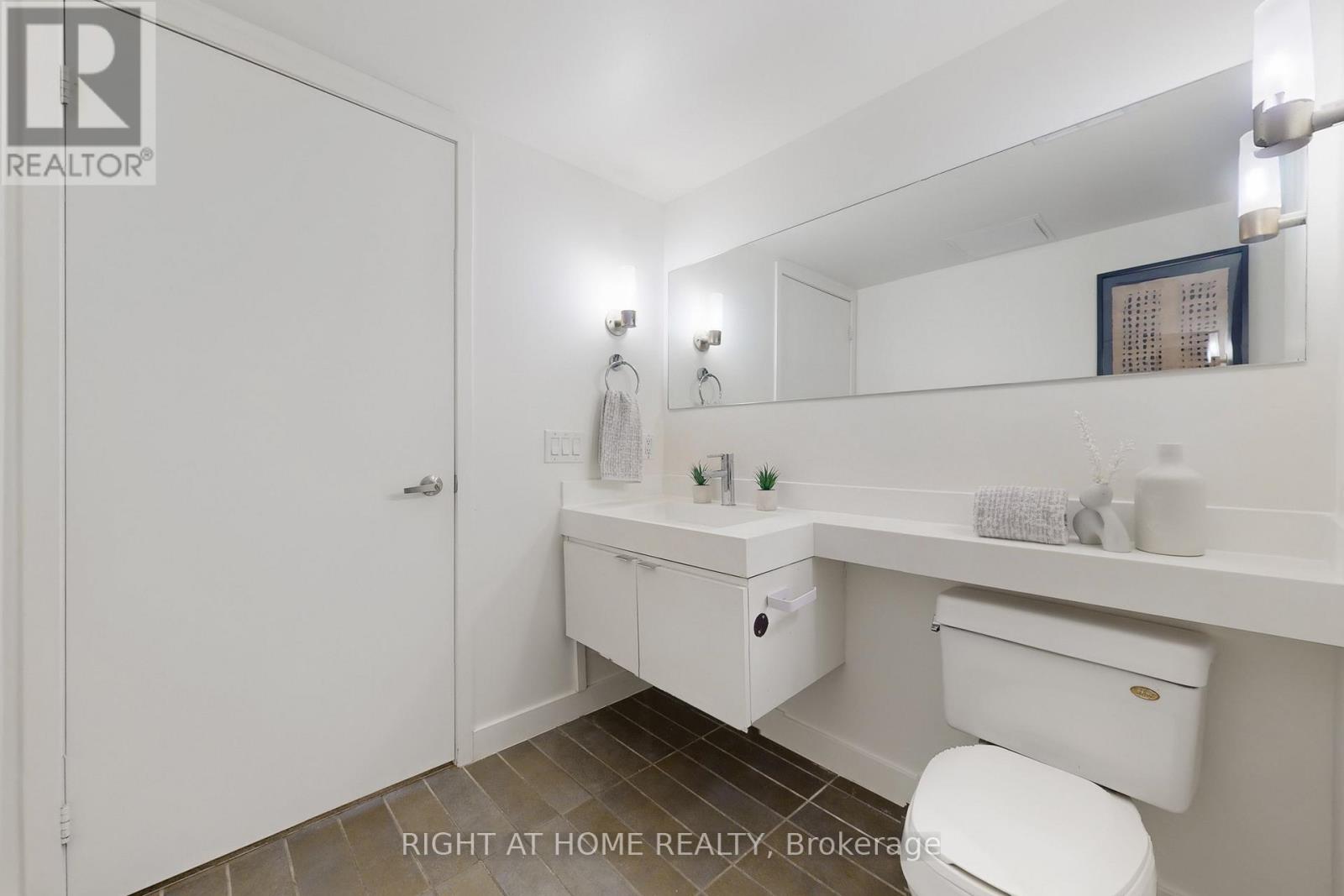 #727 4K SPADINA AVENUE - 25
