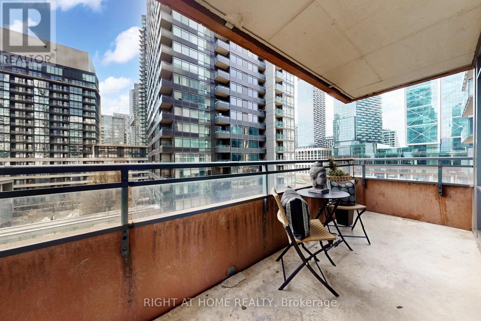#727 4K SPADINA AVENUE - 33