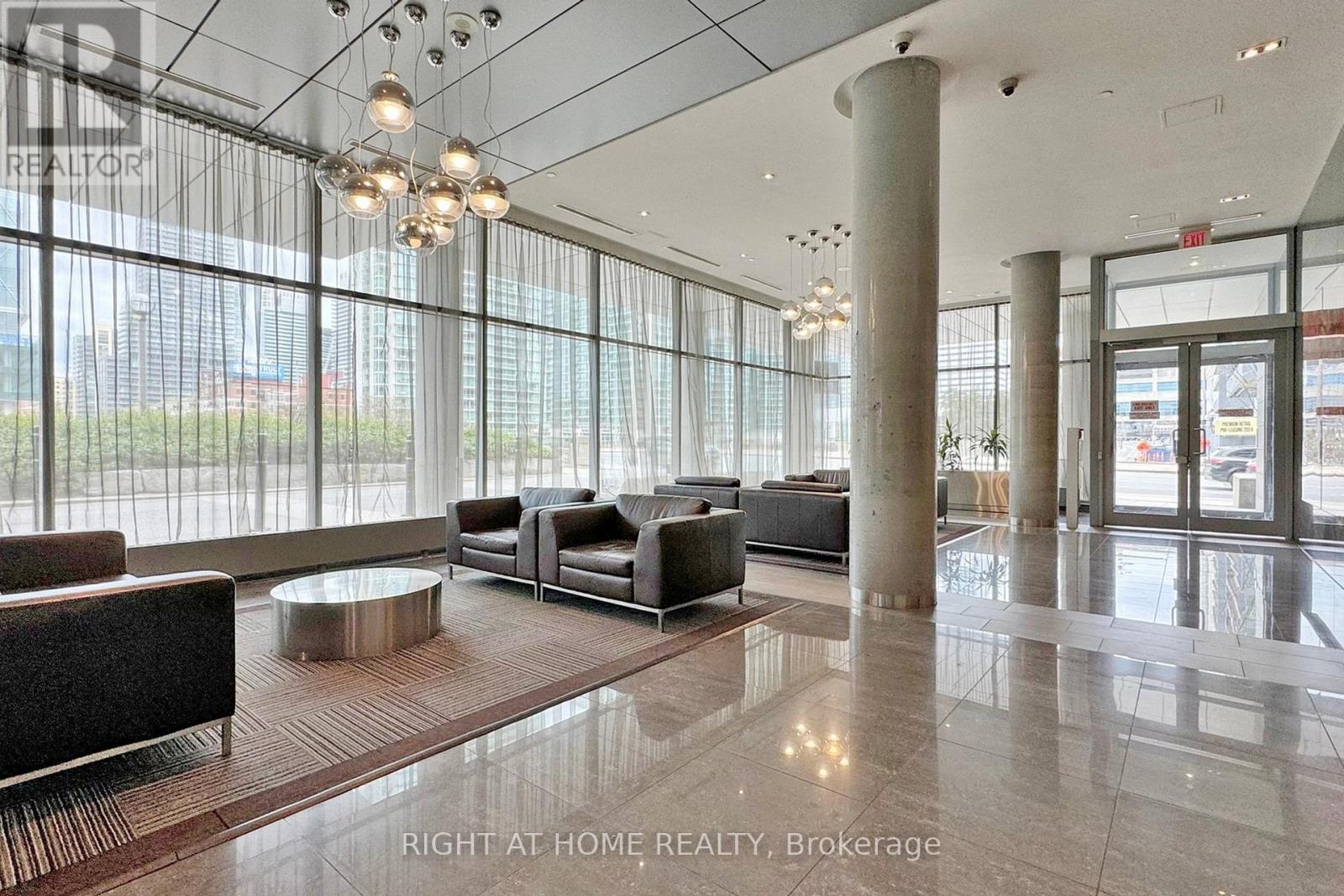 #727 4K SPADINA AVENUE - 39