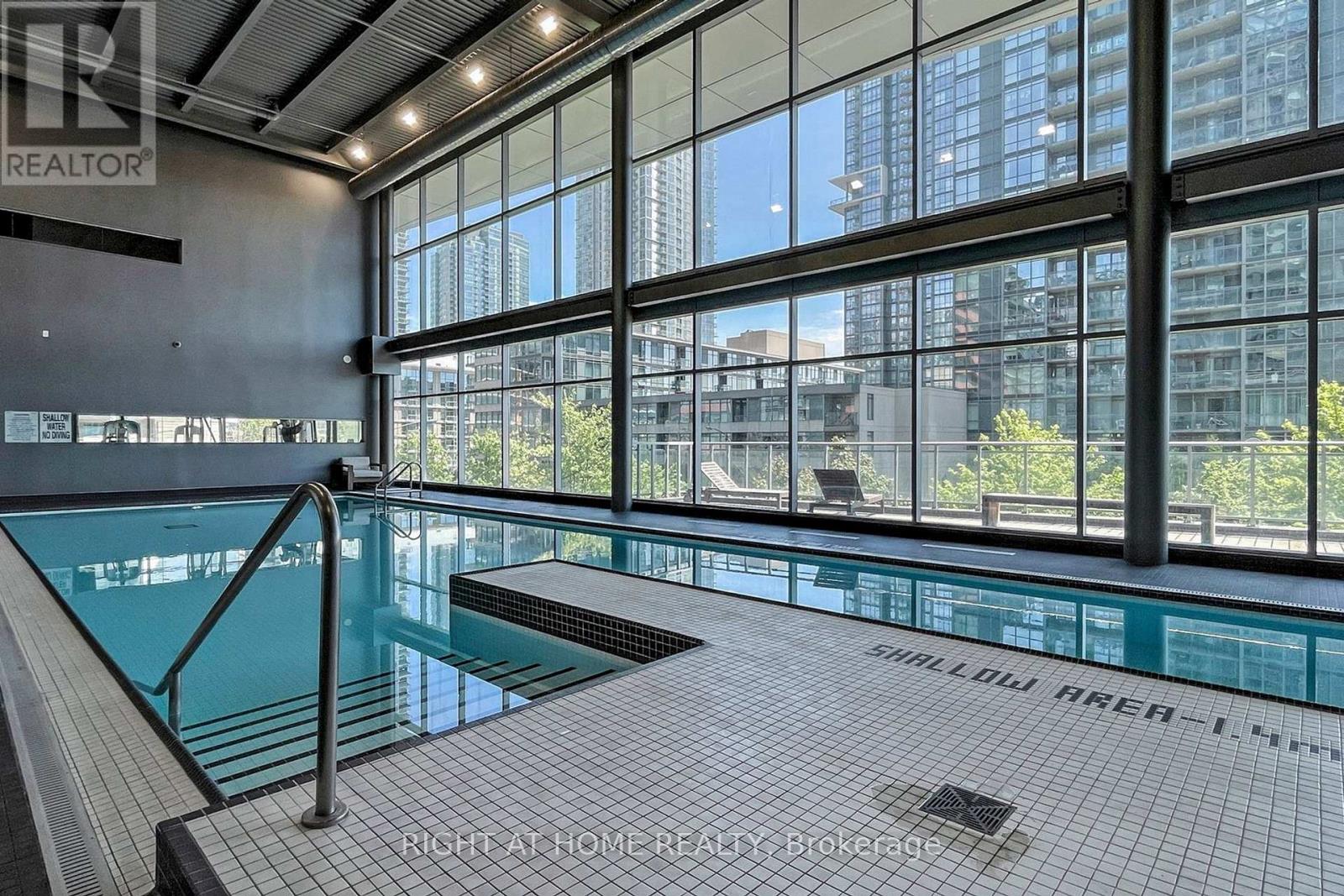 #727 4K SPADINA AVENUE - 43