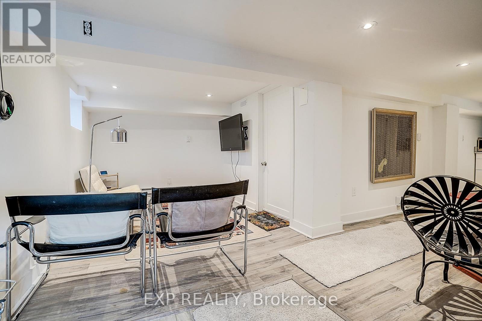 342 GLENHOLME AVENUE - 23