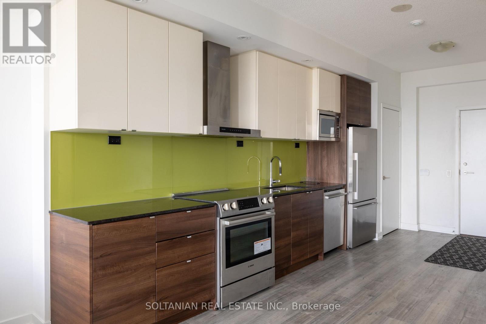 #3302 121 MCMAHON DRIVE - 16