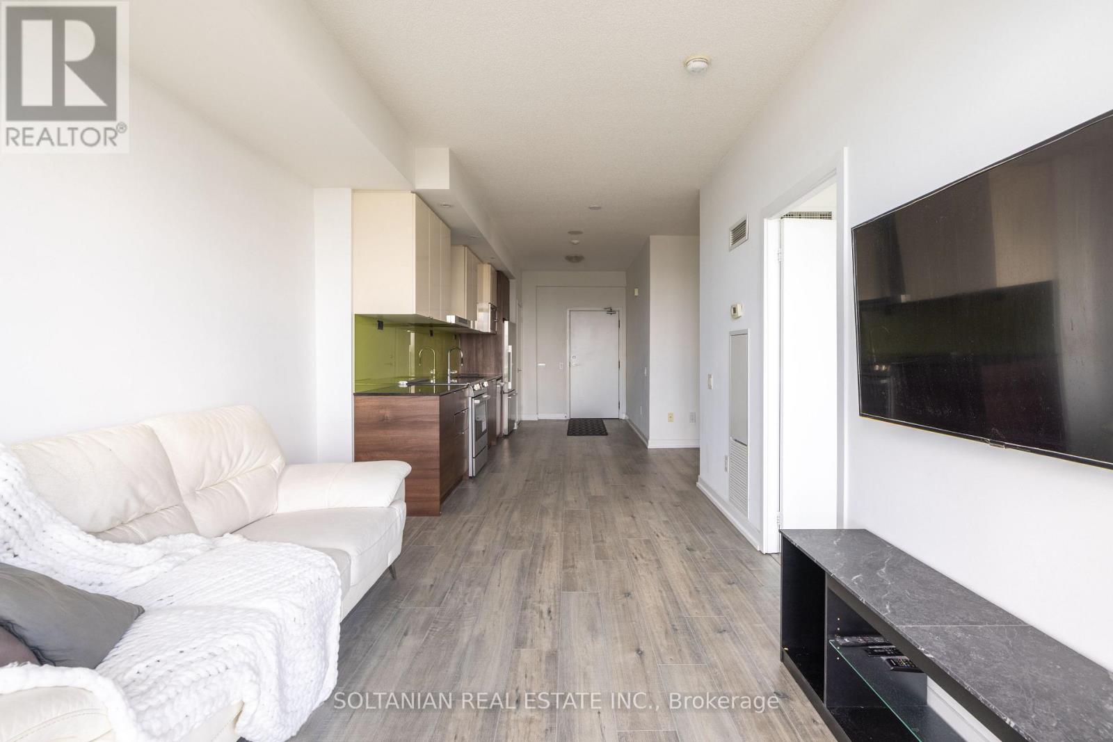 #3302 121 MCMAHON DRIVE - 22
