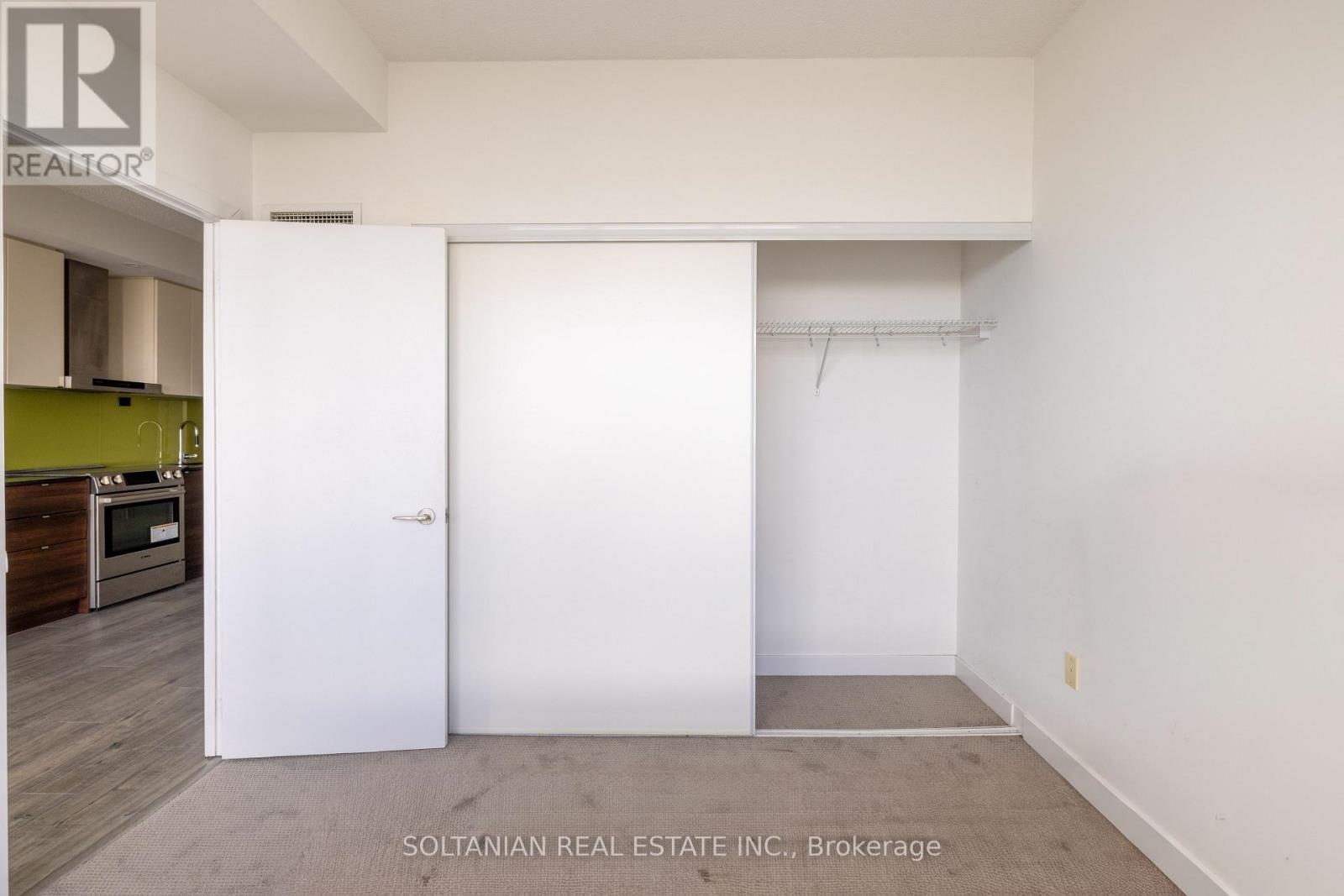 #3302 121 MCMAHON DRIVE - 32