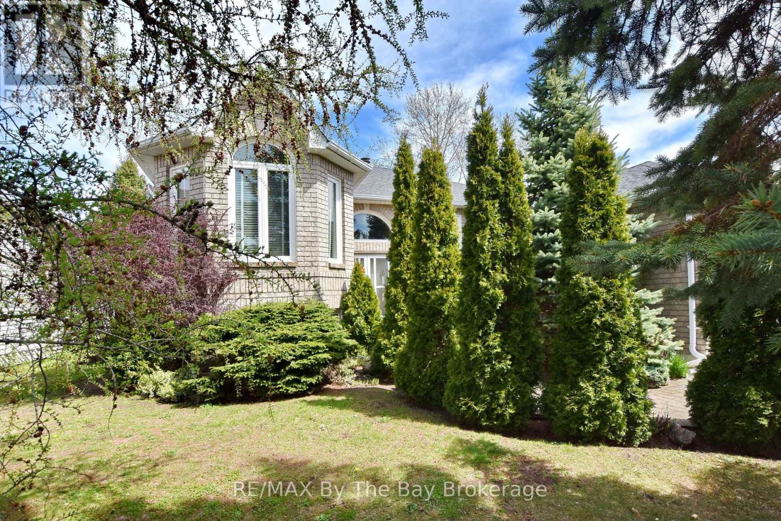 17 ACORN CRESCENT - 5