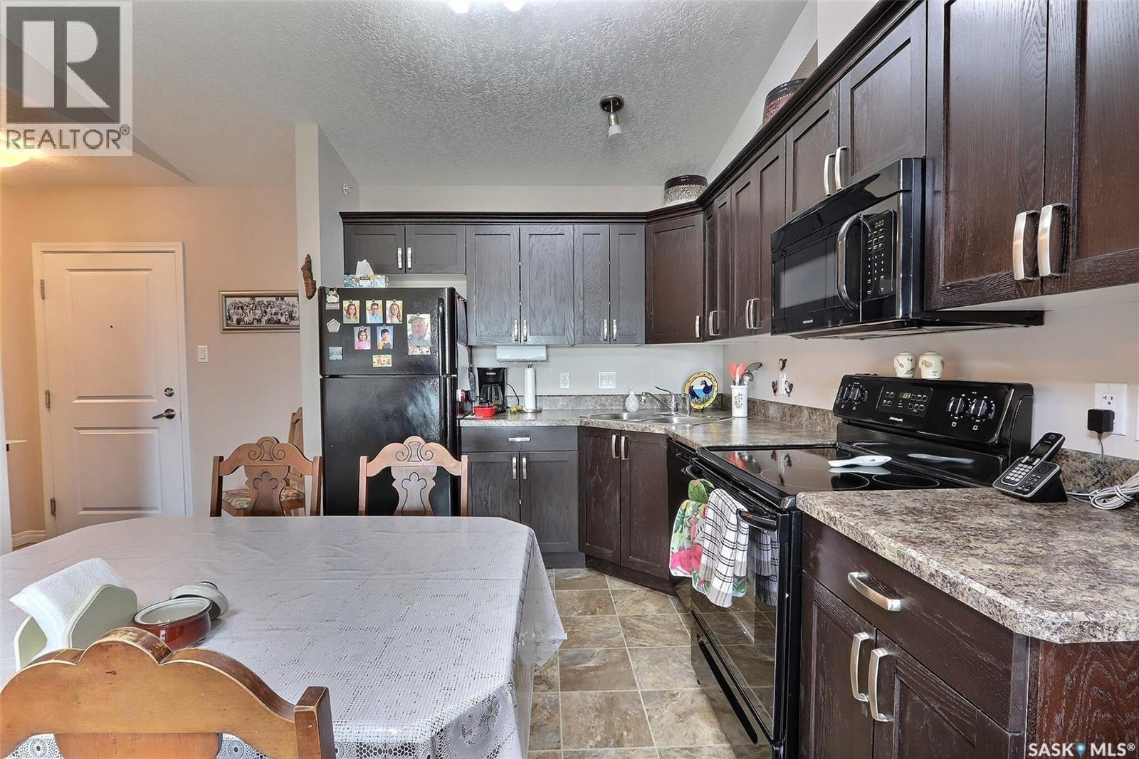 #401 1501 15th STREET E - 4