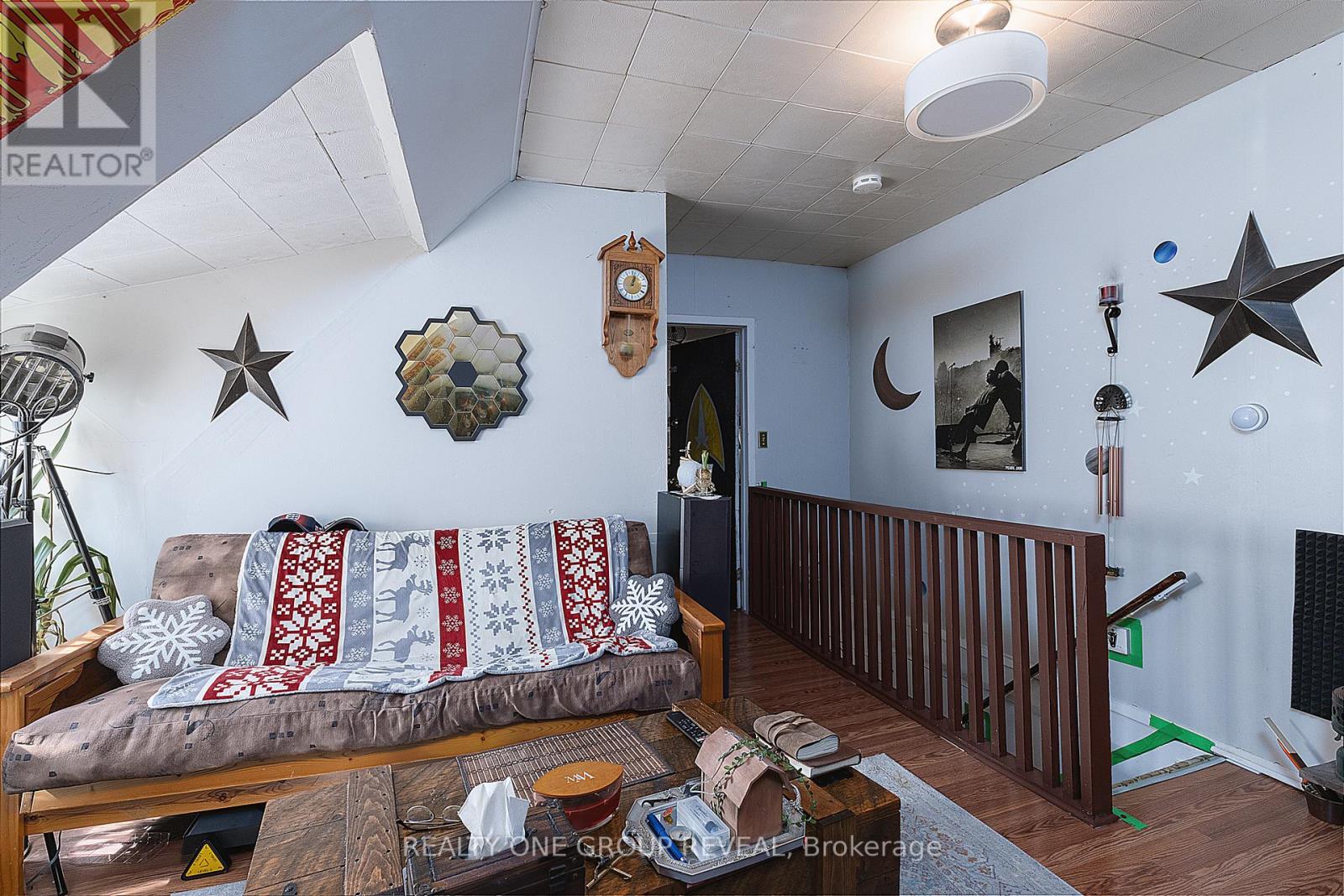 275 JARVIS STREET - 6