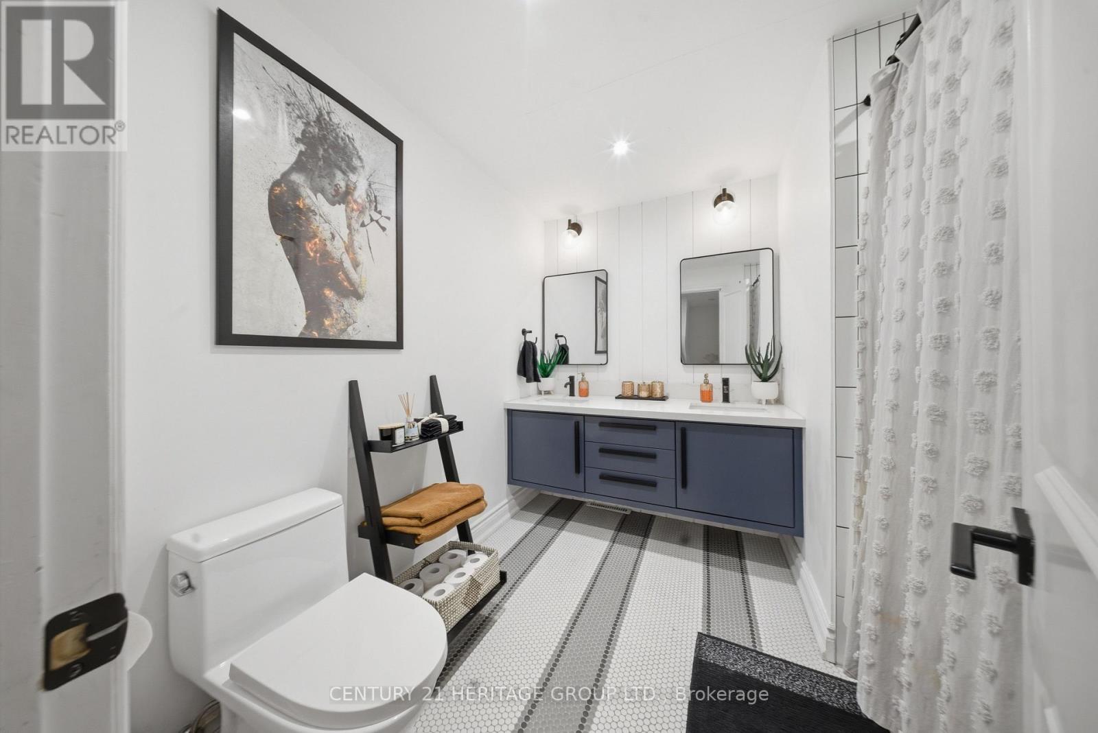 7 CEDAR CRESCENT - 21