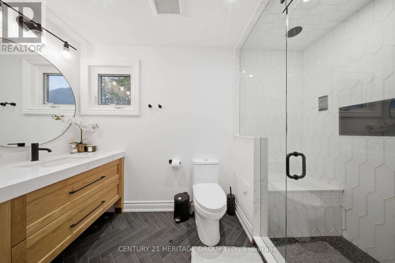 7 CEDAR CRESCENT - 26