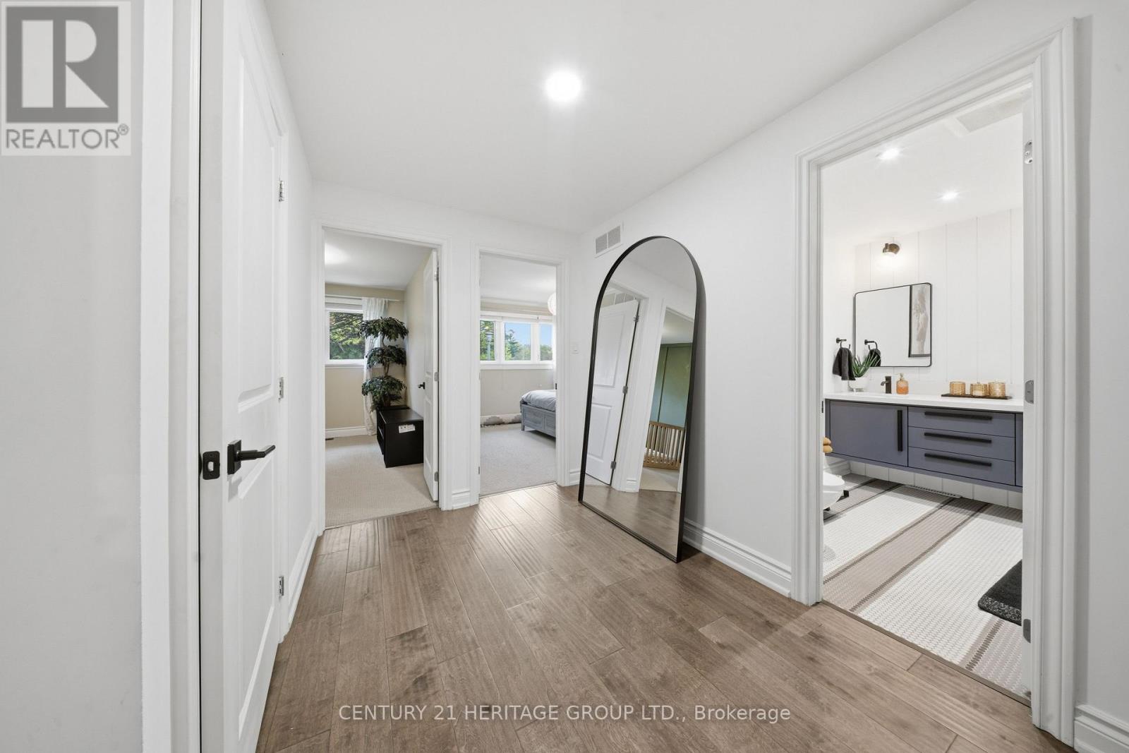 7 CEDAR CRESCENT - 30