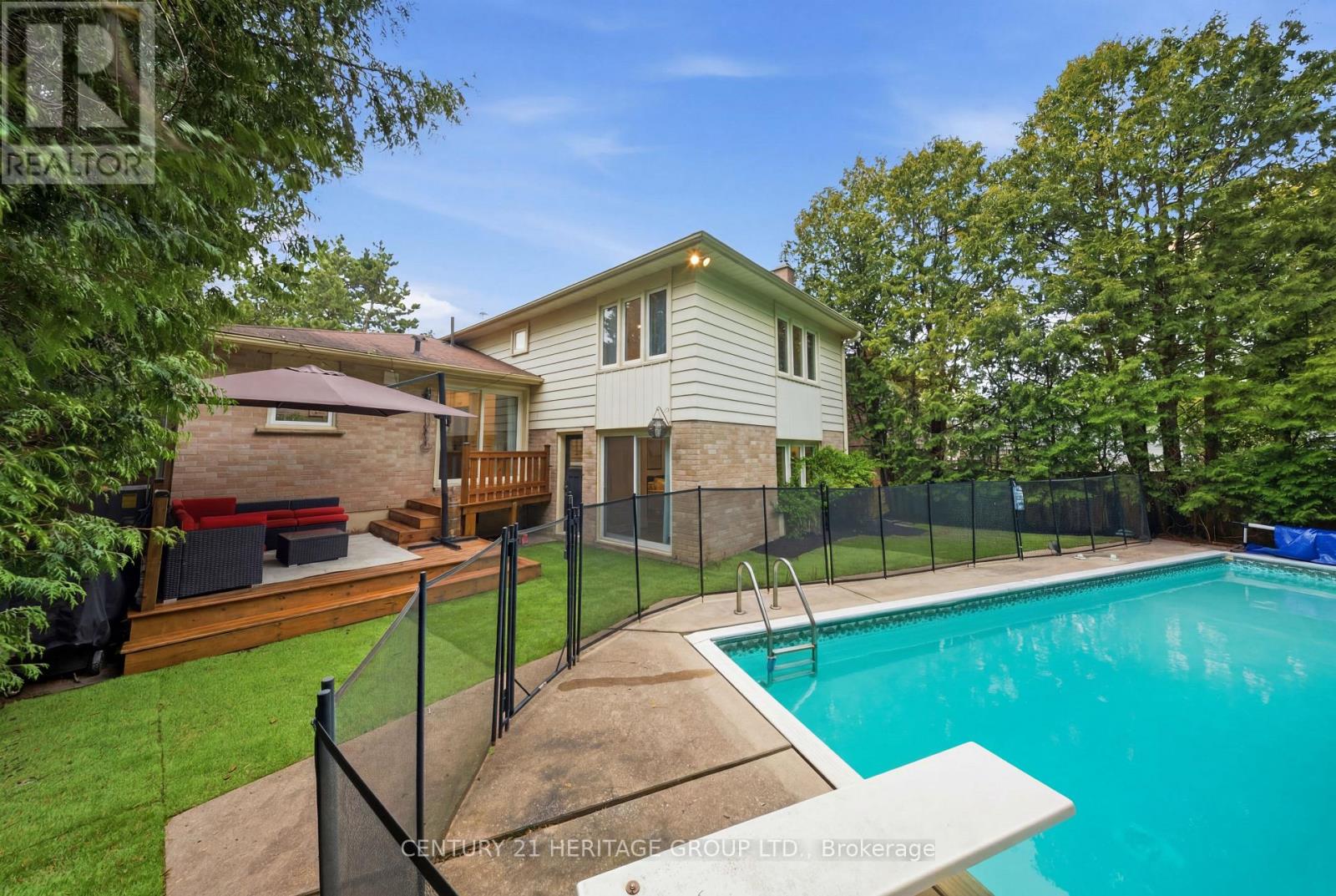 7 CEDAR CRESCENT - 31