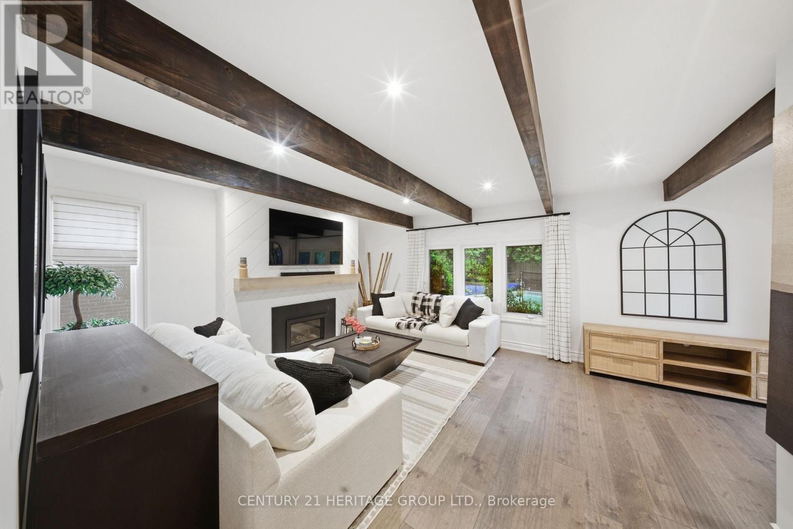 7 CEDAR CRESCENT - 8