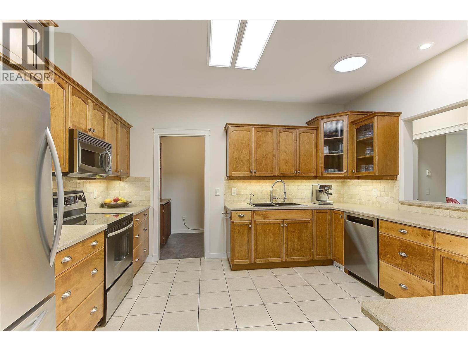 #402 307 Whitman Road - 17