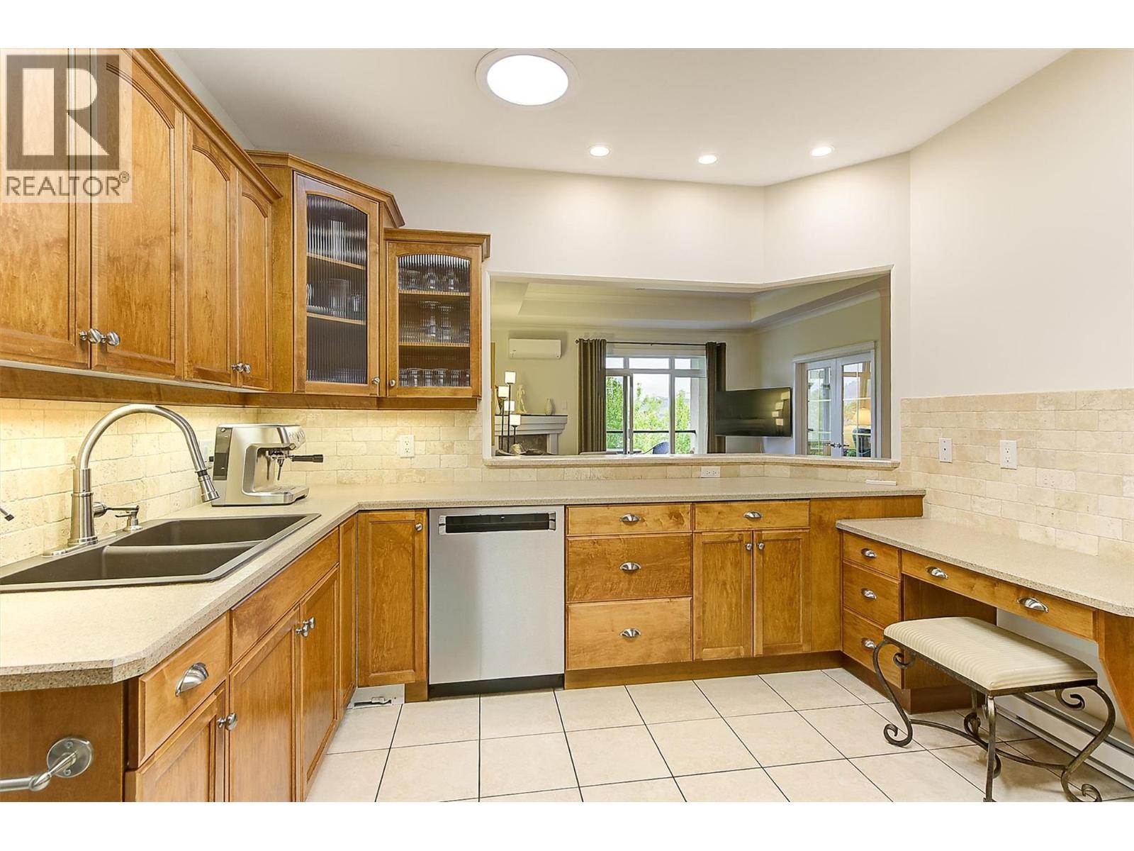 #402 307 Whitman Road - 18