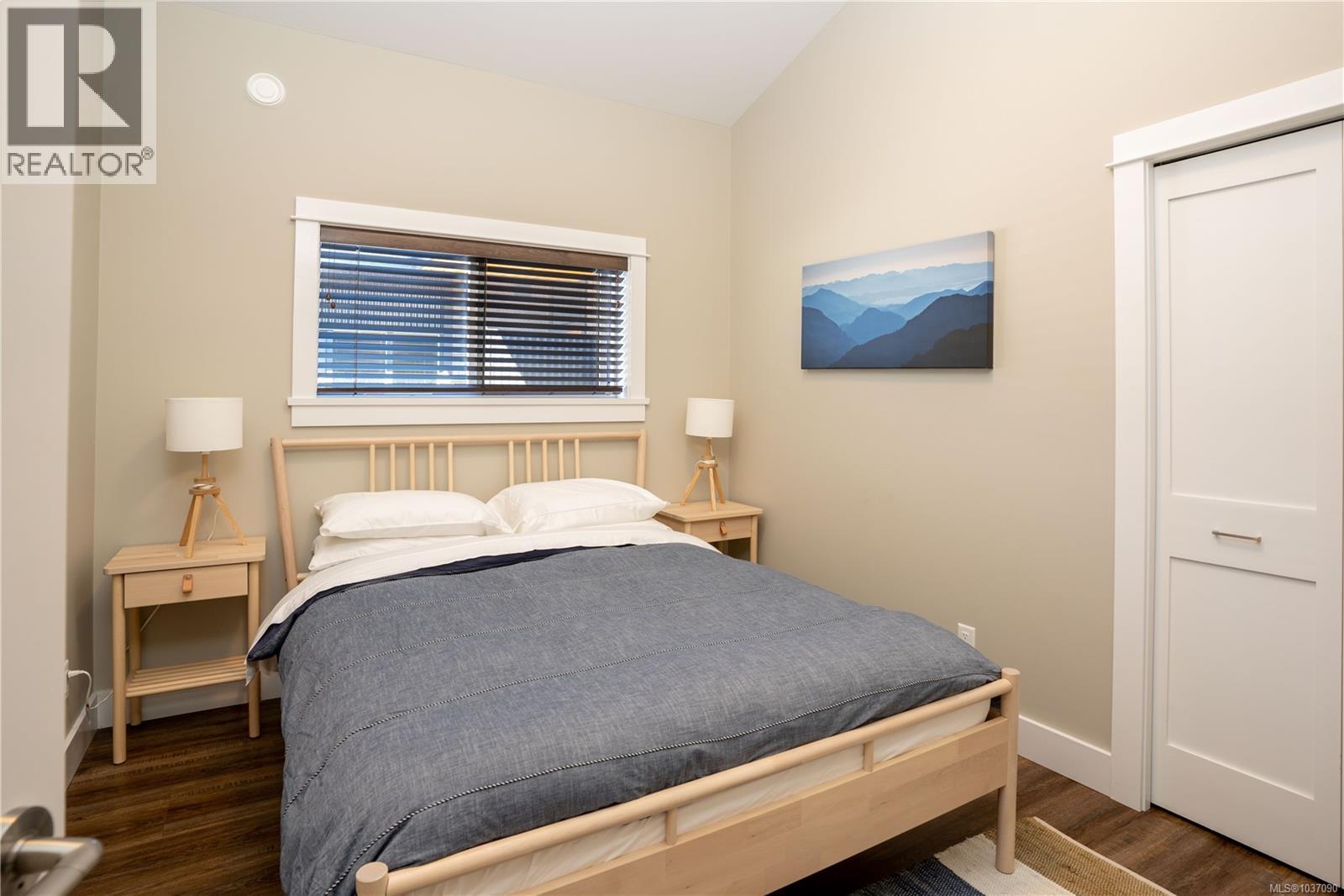 #208A 6596 Baird Rd - 7
