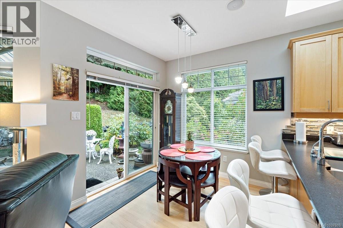 1266 Saturna Dr - 15