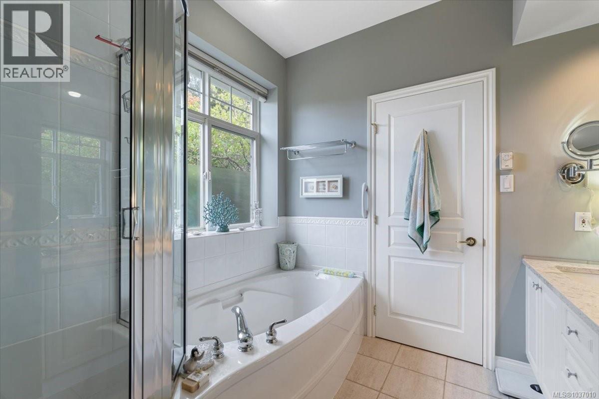 1266 Saturna Dr - 30