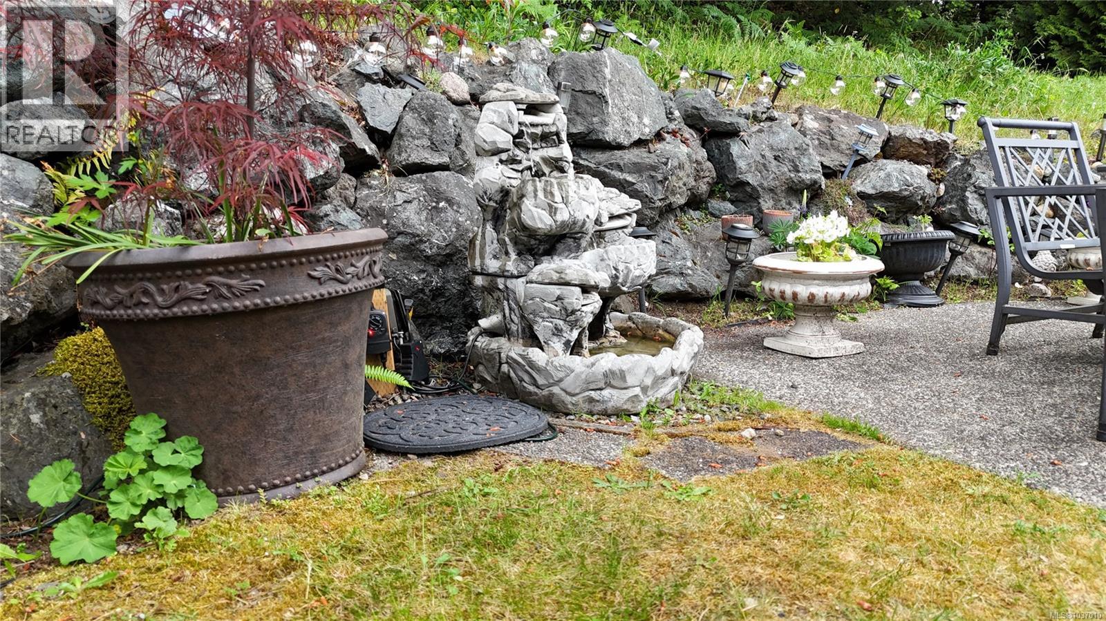 1266 Saturna Dr - 52