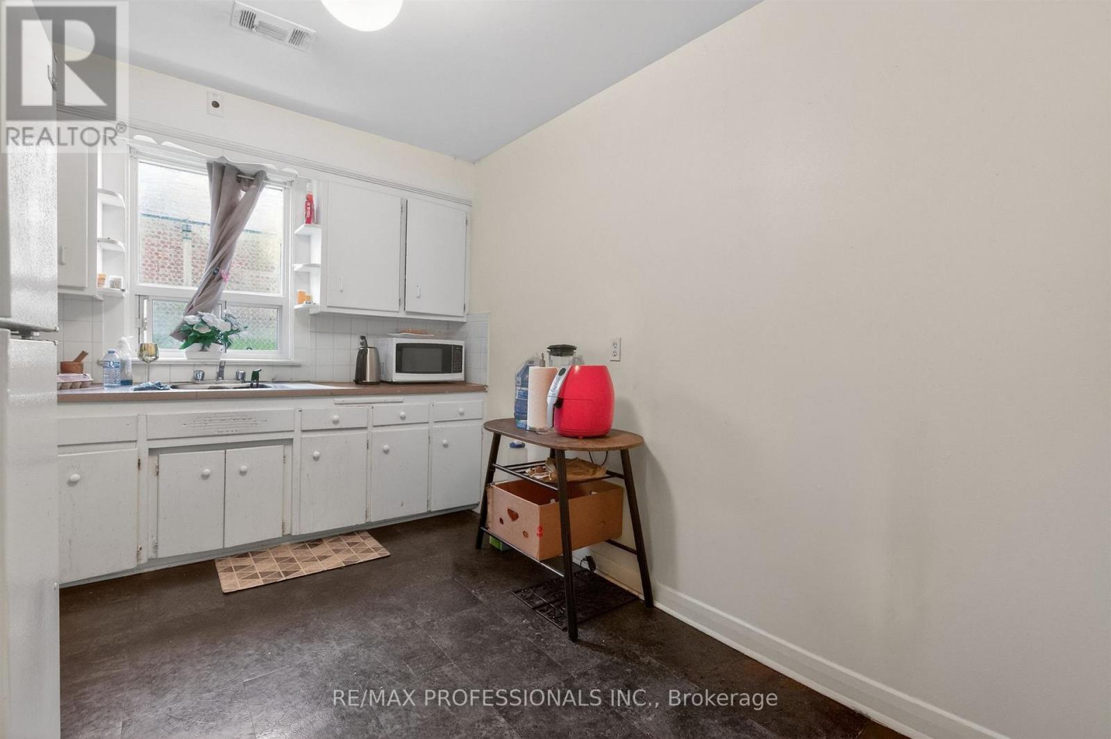 132-134 TROWELL AVENUE - 25