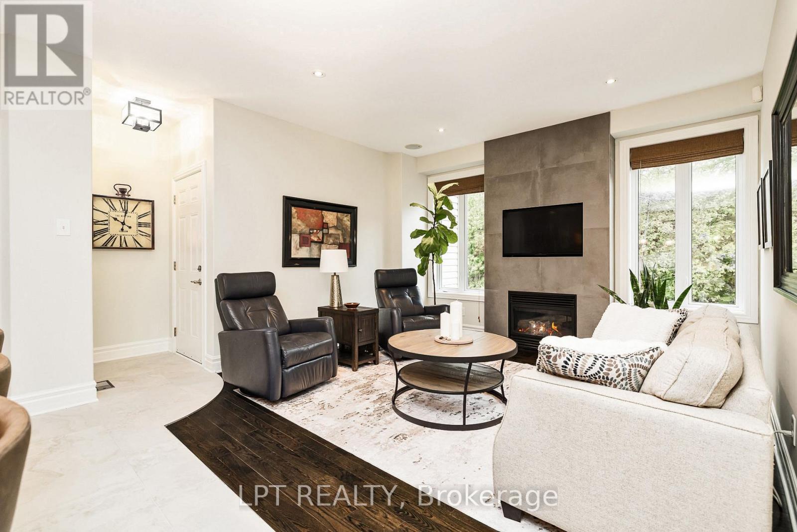 45 CANADIAN DRIVE - 12