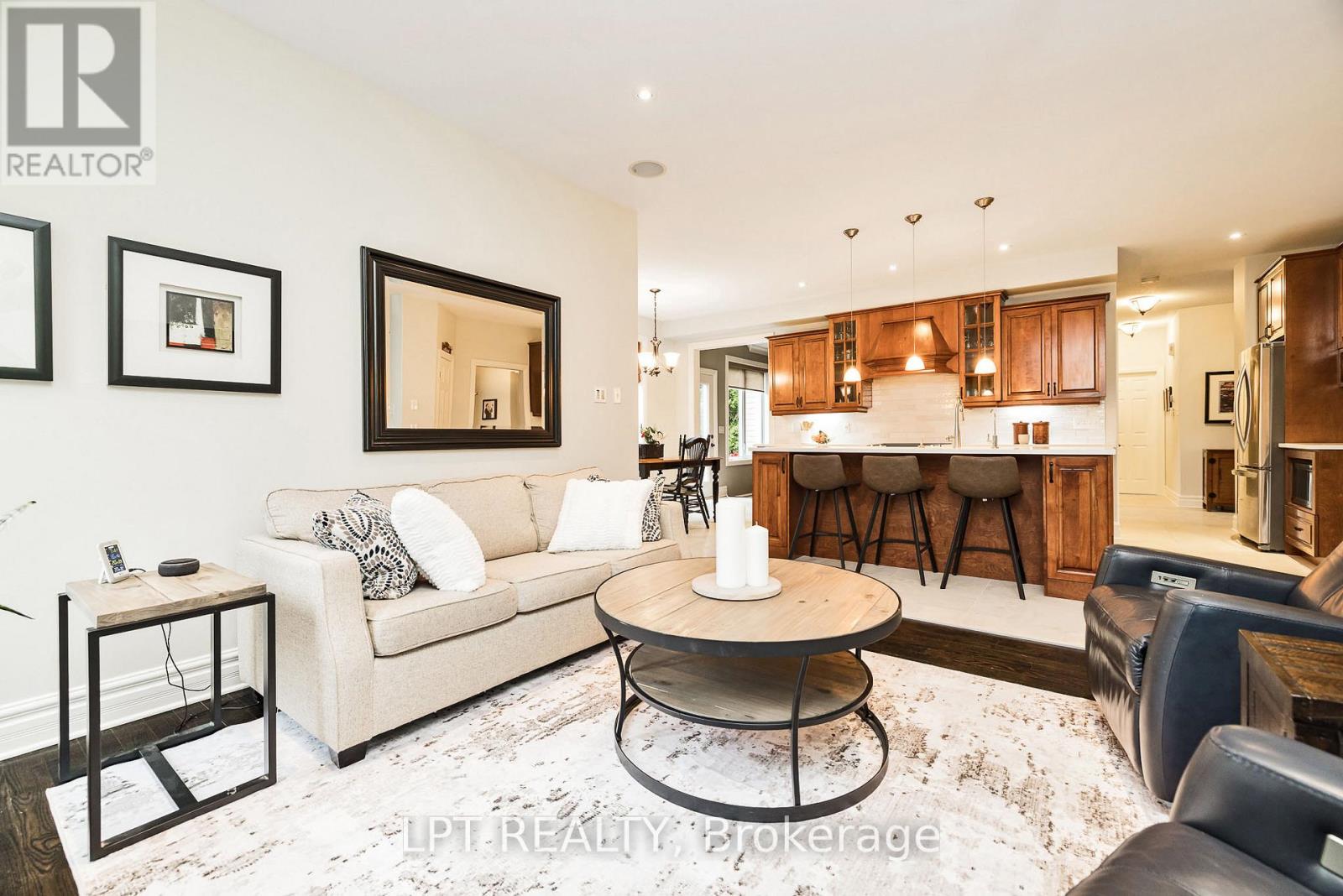 45 CANADIAN DRIVE - 14