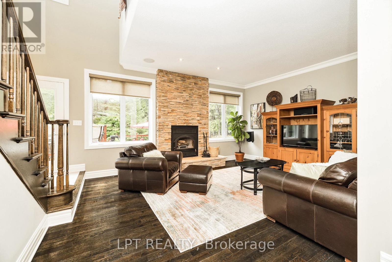 45 CANADIAN DRIVE - 15