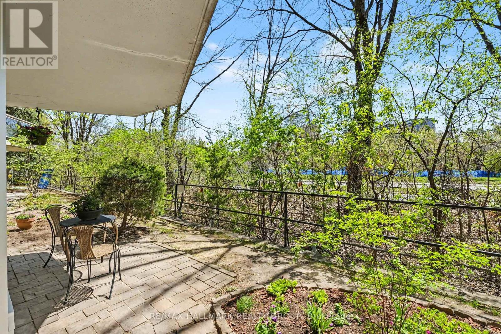 #103 30 CHARLEVOIX STREET - 23