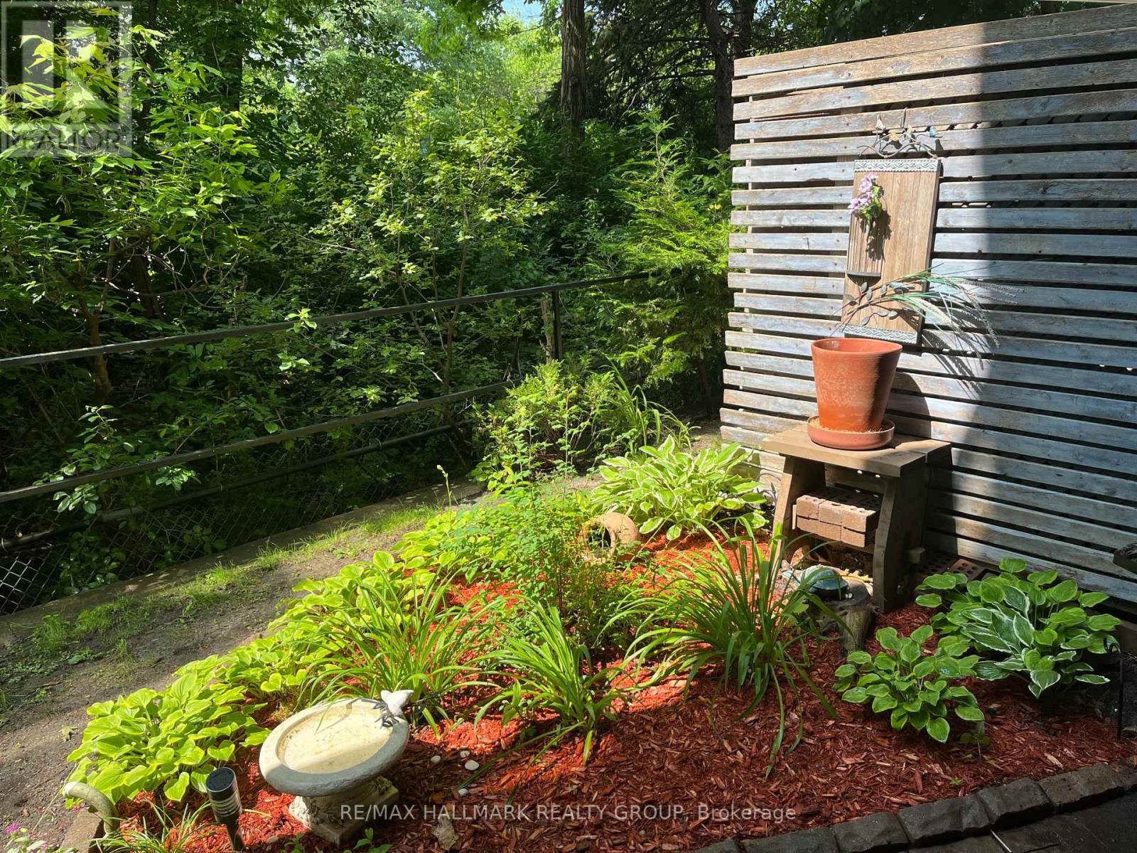 #103 30 CHARLEVOIX STREET - 24